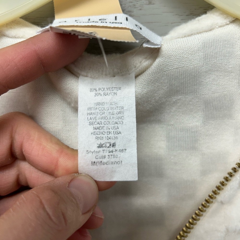 Ariella Cream V-Neck Sweater with Zipper - Picture 3 of 8